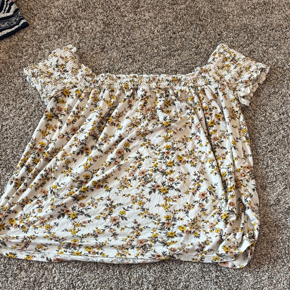 American Eagle Outfitters Floral Off-Shoulder Blouse